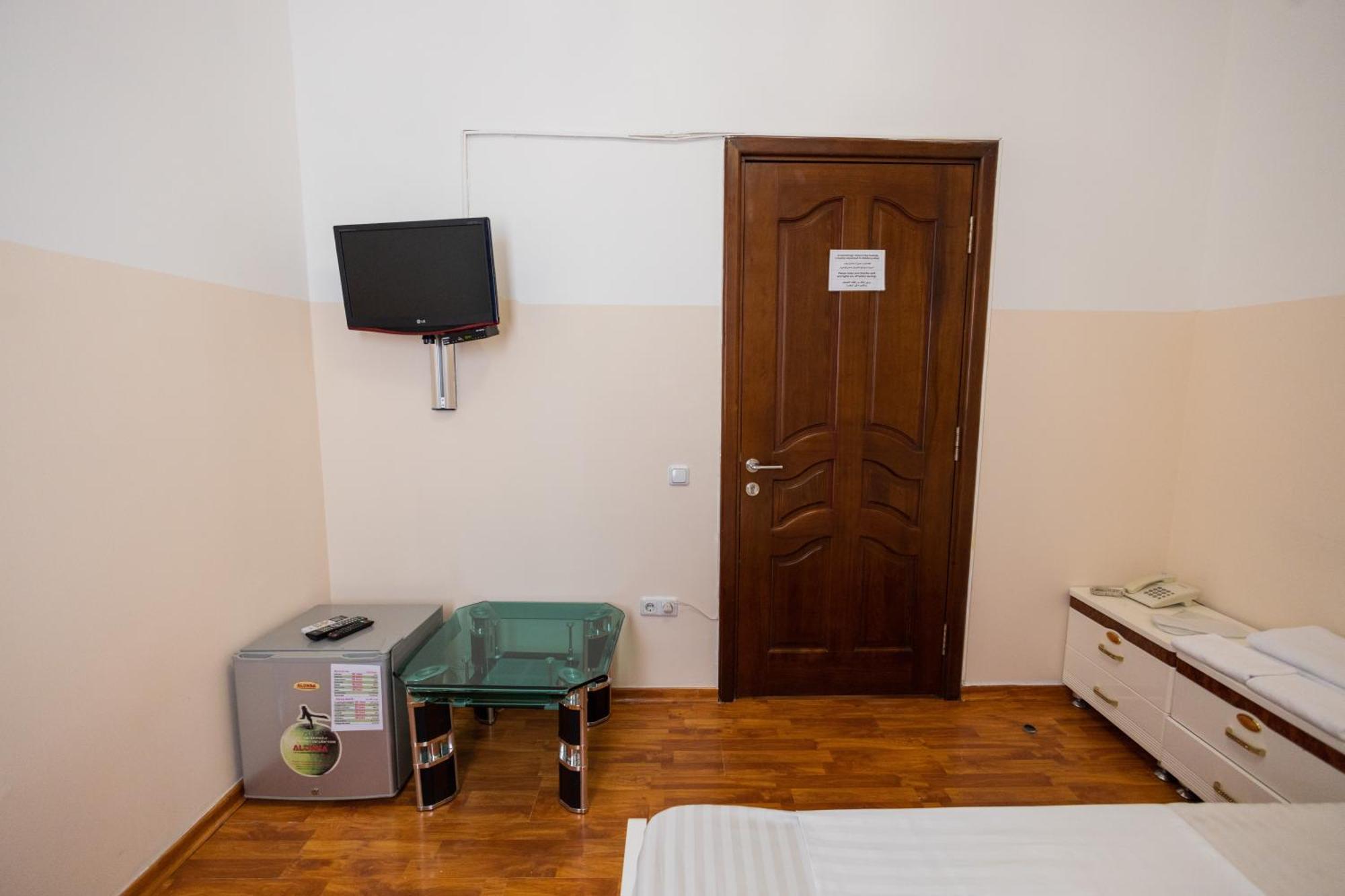Yan Hotel Erevan Exterior foto